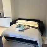 Elegante Corte Con Giardino A 5 Minuti Dal * Angera