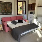 Elegante Corte Con Giardino A 5 Minuti Dal Daire Angera