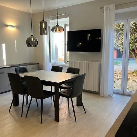Elegante Corte Con Giardino A 5 Minuti Dal Lägenhet
